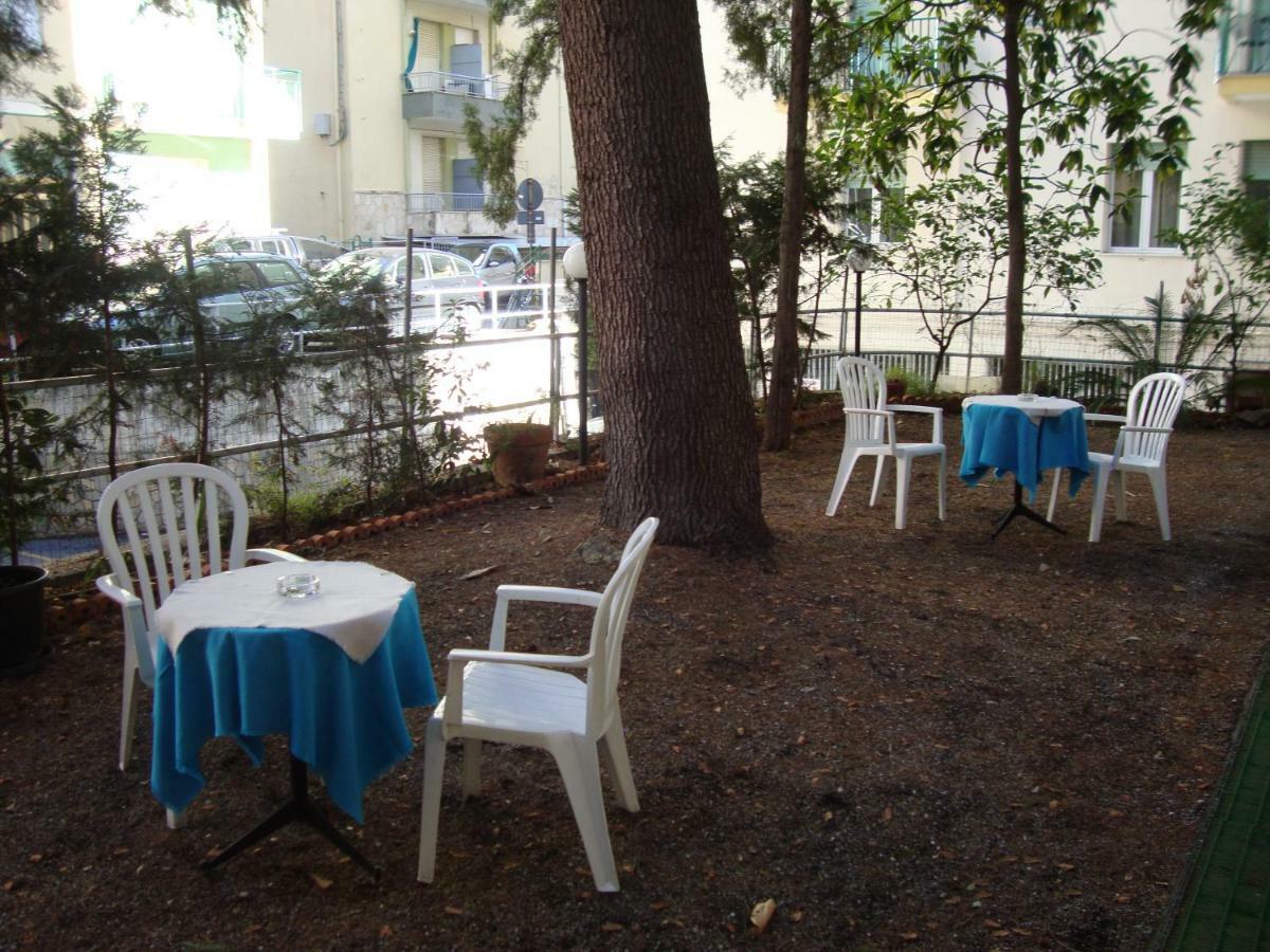 Hotel Olimpia Alassio Kültér fotó