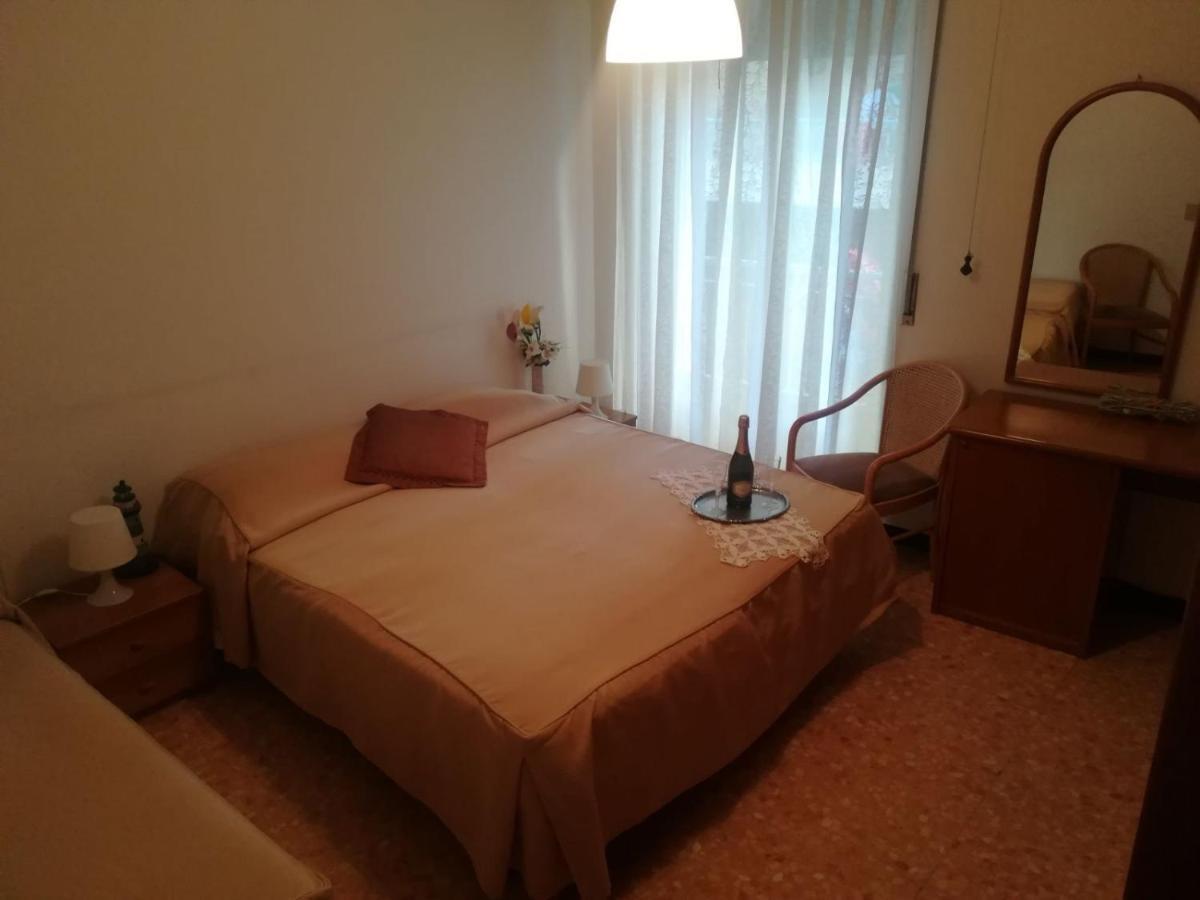 Hotel Olimpia Alassio Szoba fotó